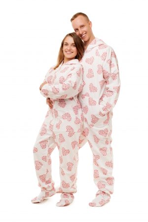 White Snowflake Hearts Kajamaz: Flannel FOOTED PAJAMAS FOR ADULTS
